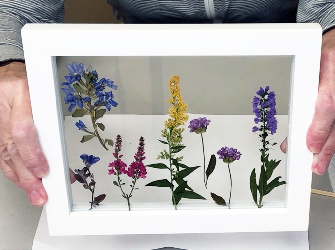 Framed pressed flower in resin hanging frame pressed flower decor